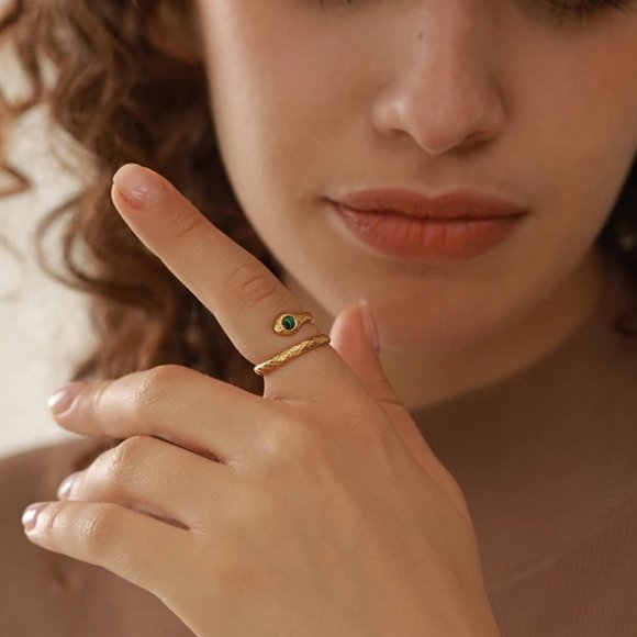NEW 18K Gold Plated Emerald Snake Serpent Resizable Ring - Picture 2 of 9